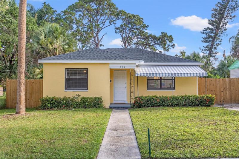 Welcome home to 725 28th Ave S