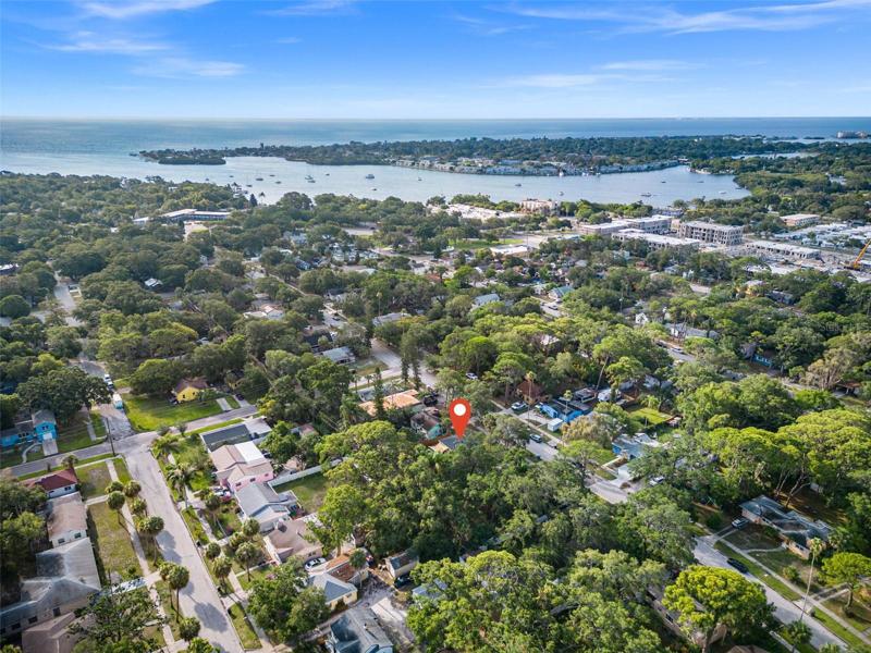Close proximity to  kayak/boat launching at Grandview and Bay Vista Parks, Pickleball at Coquina Key Park, and an easy bike ride to Lassing Park.