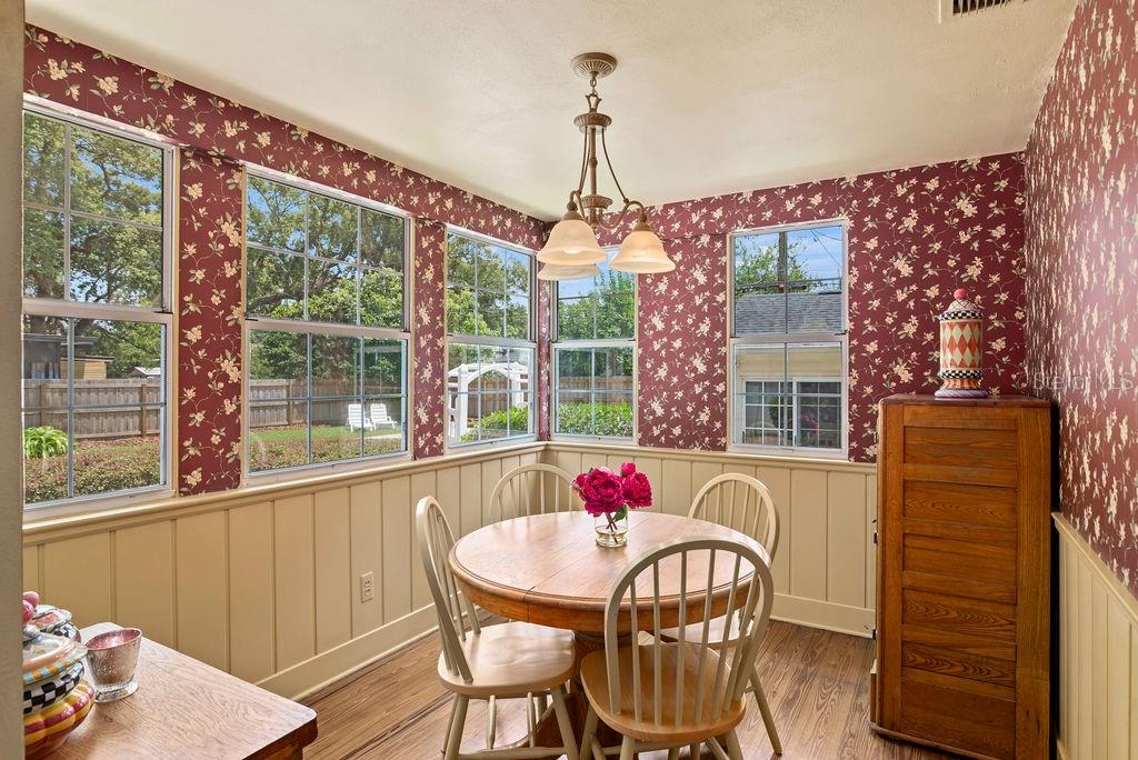 Breakfast nook
