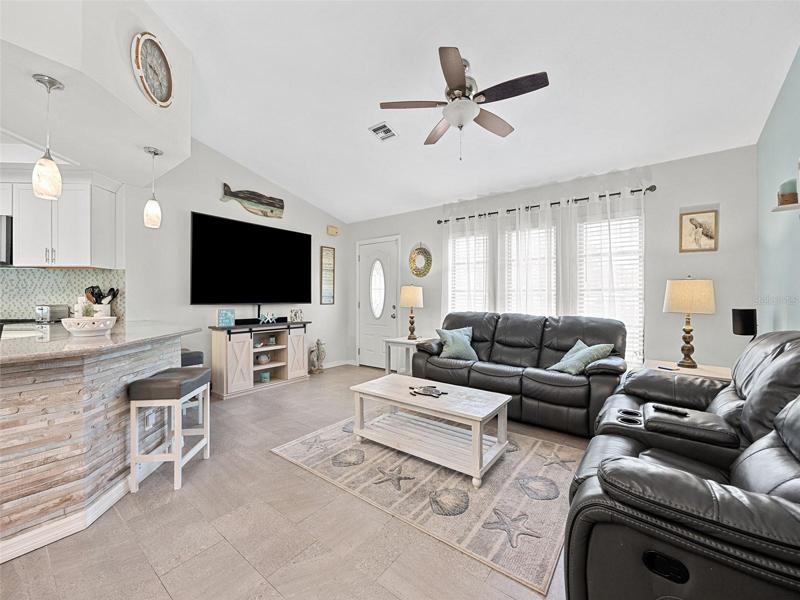 Living Room/Kitchen