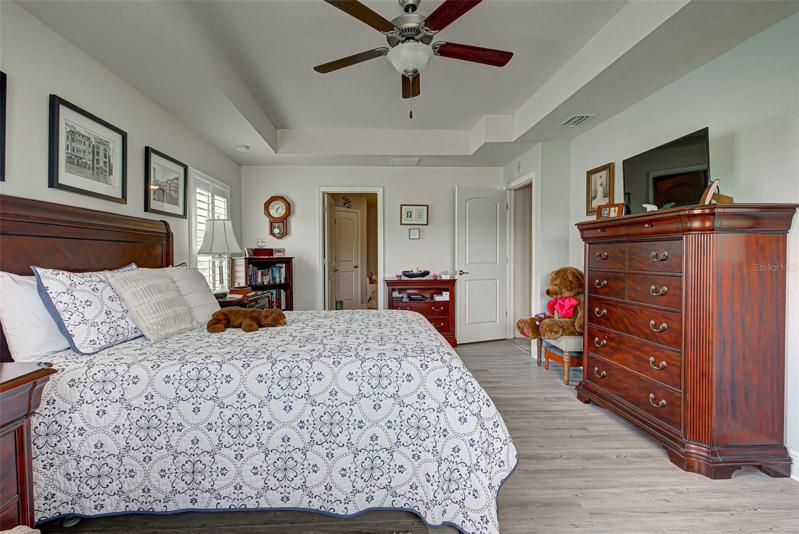 Tray ceiling