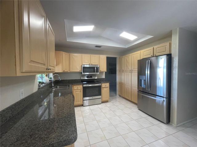 Kitchen w/NEW Appliances