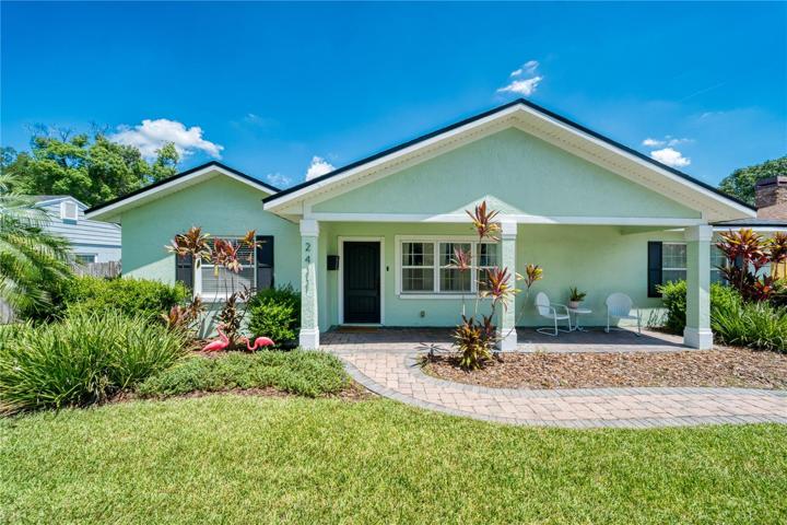Delightful front porch!