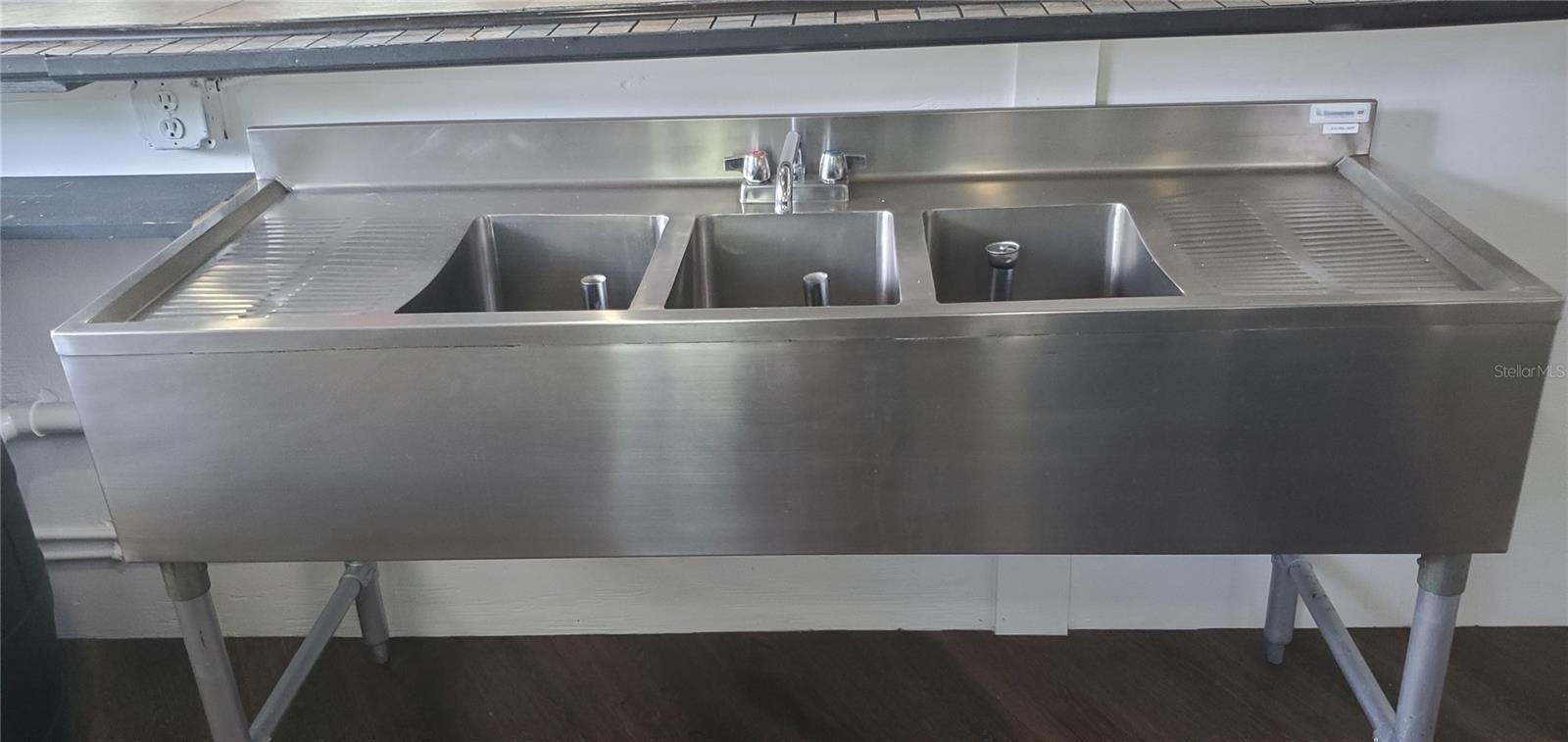BAR SINK