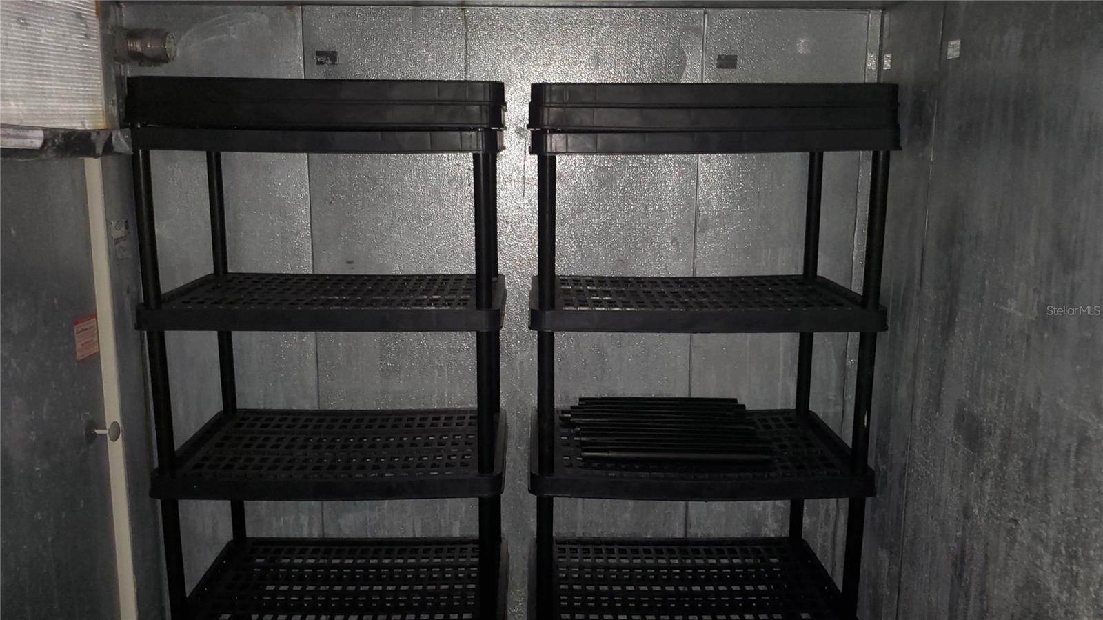 WALK IN BOX INTERIOR