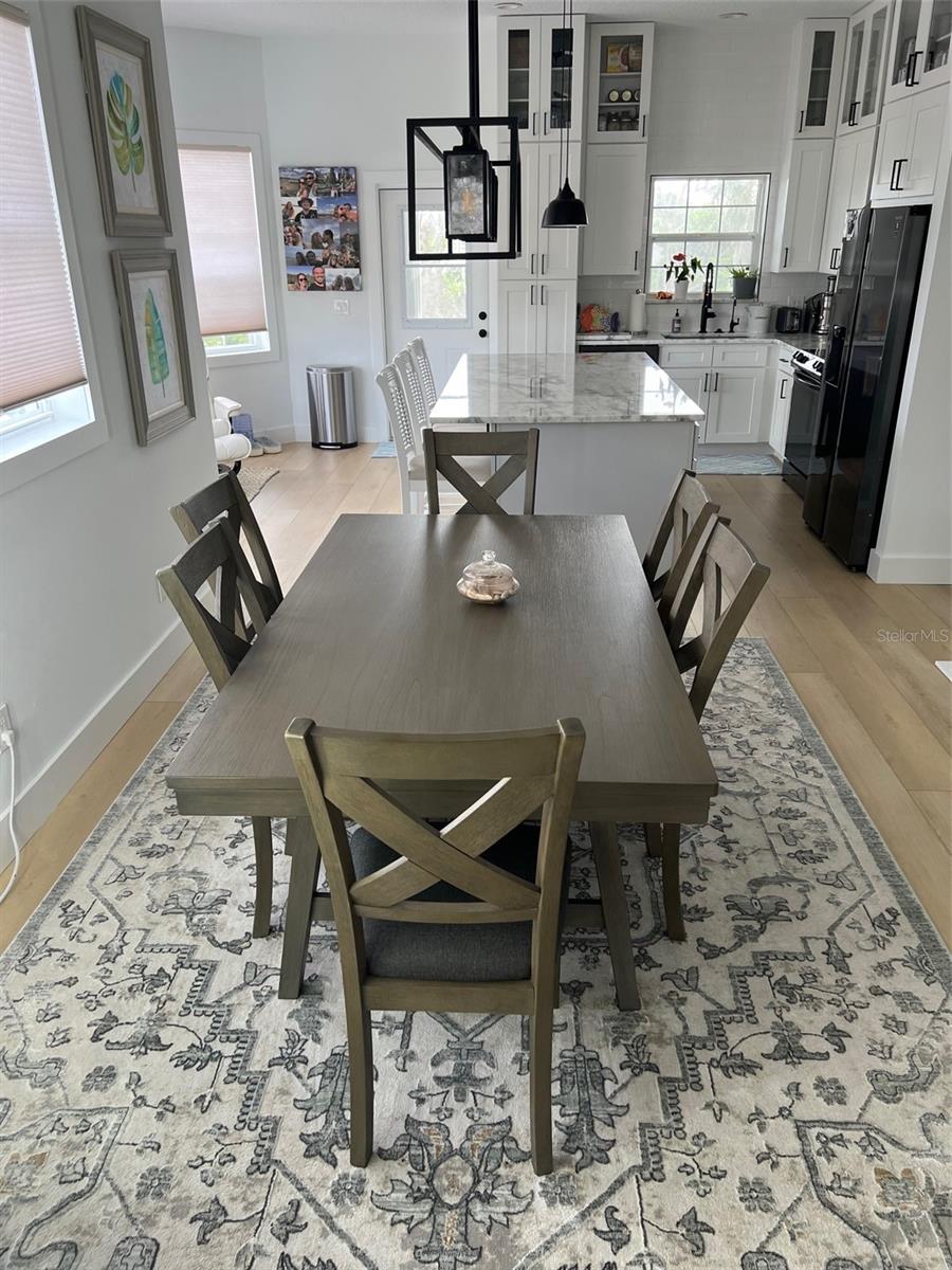 Level 2 dining/kitchen