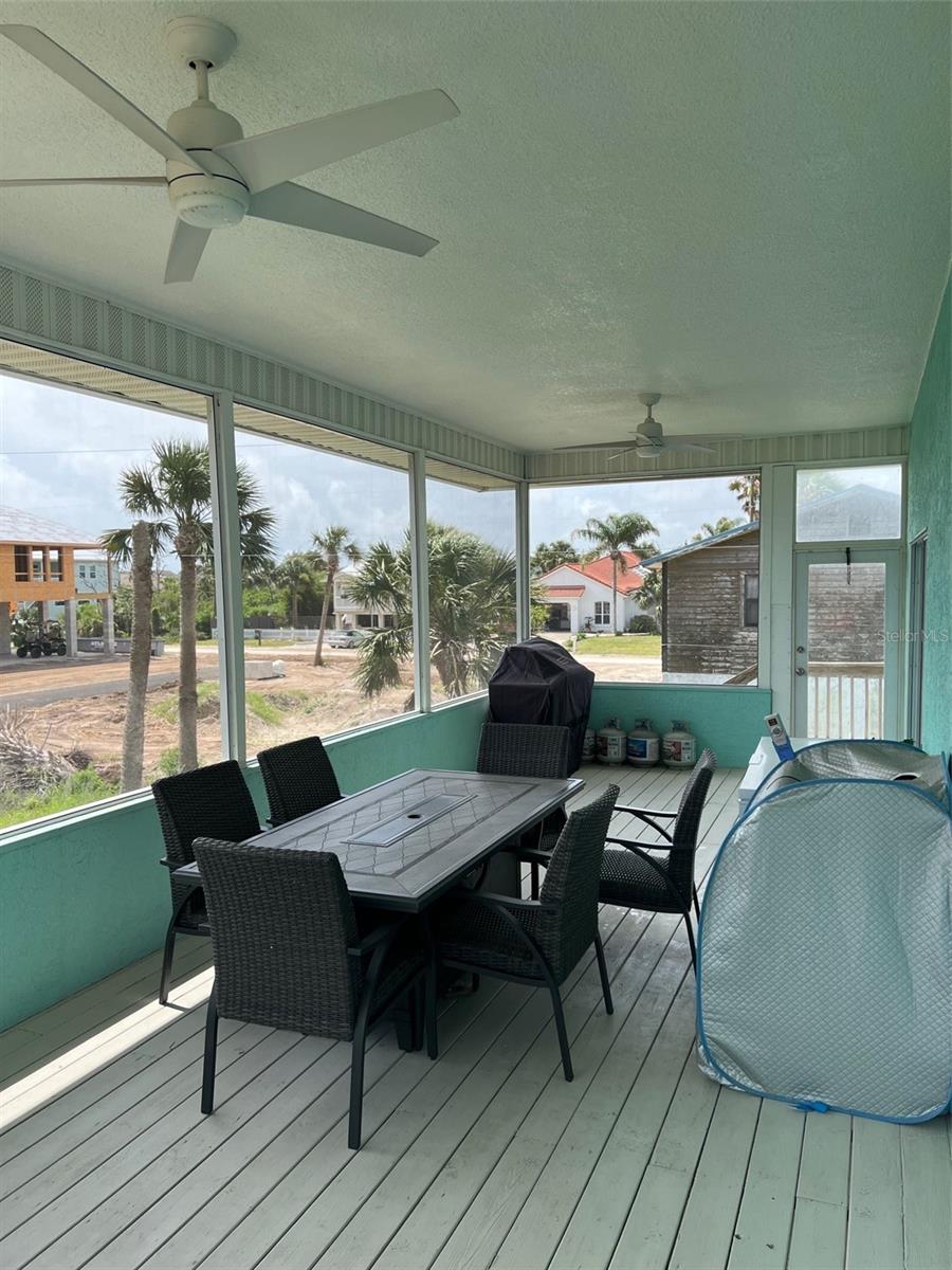 Level 2 screened outdoor living
