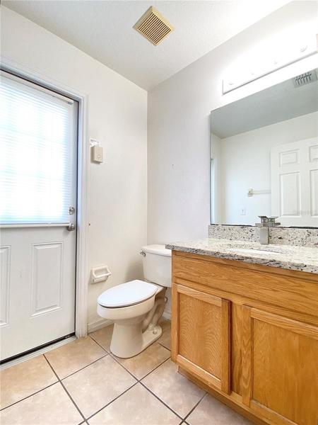 half bath/pool bath