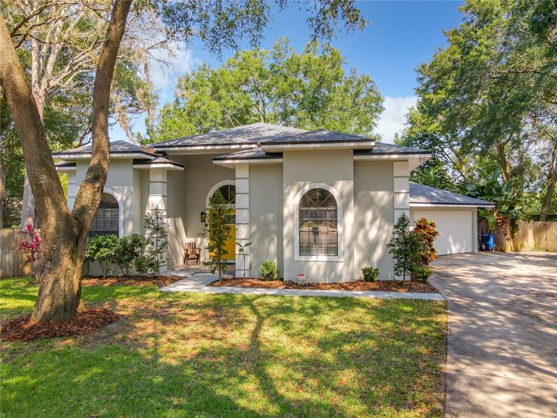 Contemporary Home on Hollyridge