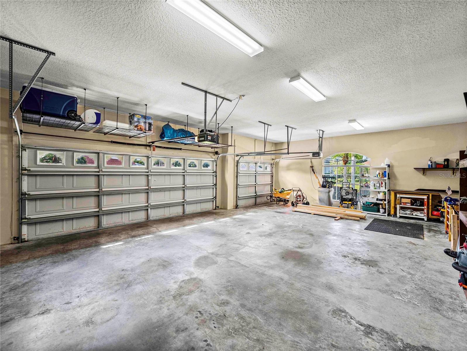 Garage w/Shelves