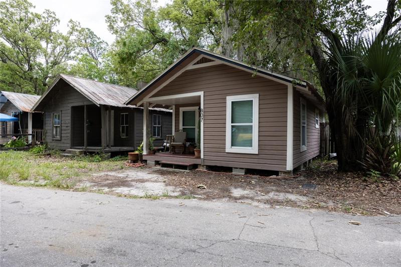 Two homes for sale on 1 parcel
