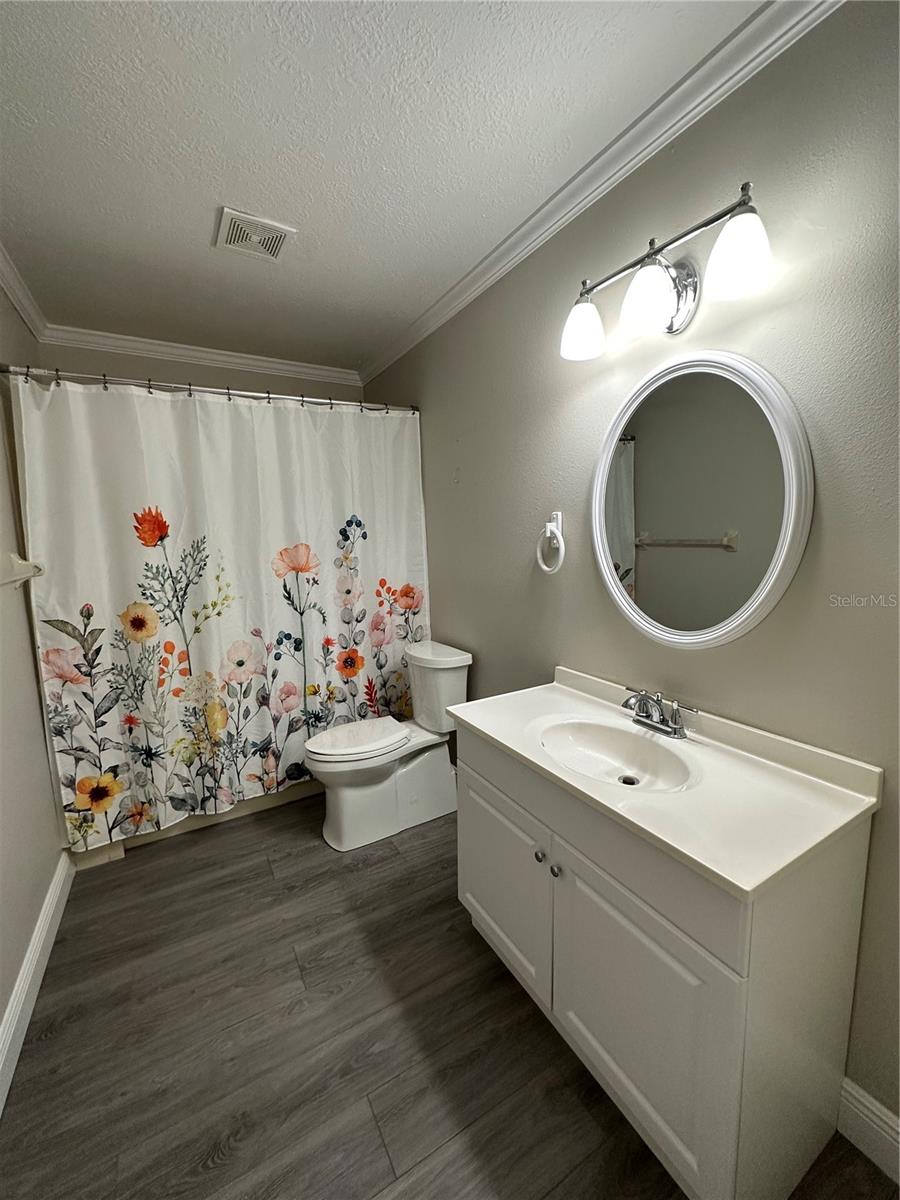 #2 Full Bathroom with Tub