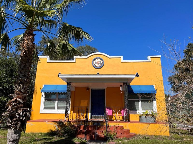 Welcome to La Casa del Sol, hugged by oaks, palms, native plants and fruiting mulberry trees.