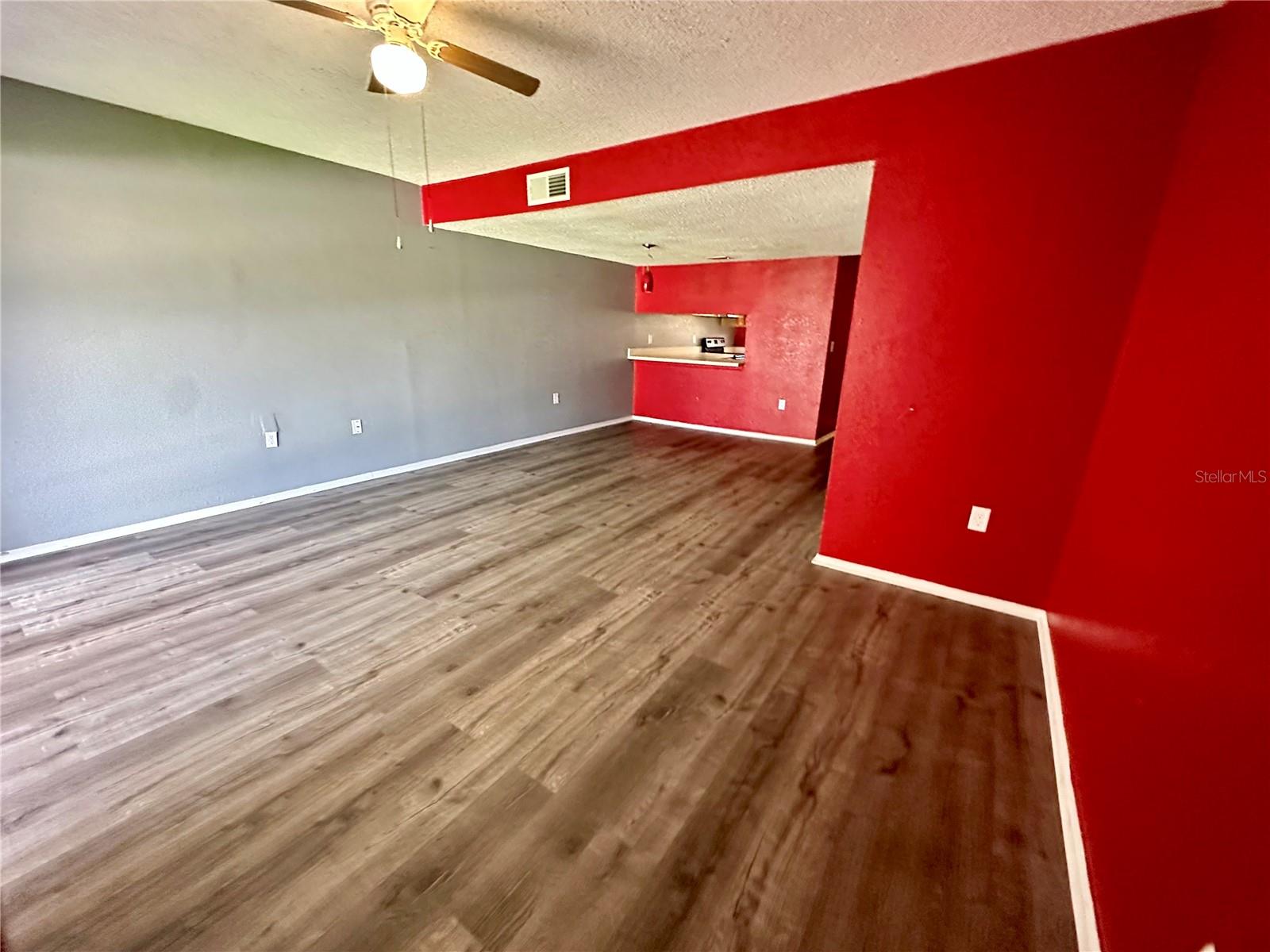 Livingroom/dining room view 2