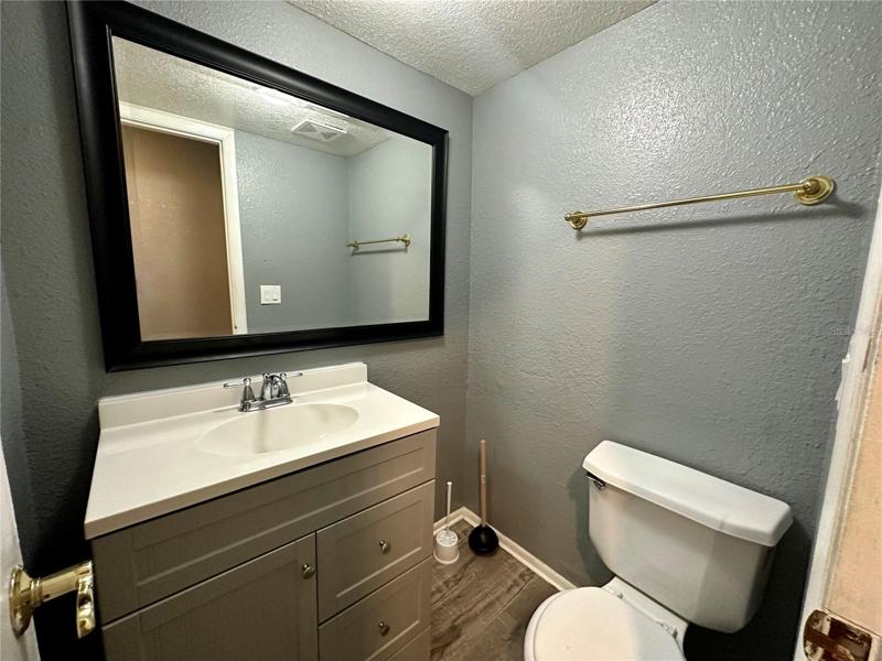 downstairs 1/2 bath