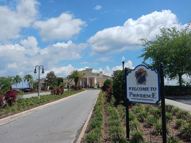 enterance to Golf clubhouse