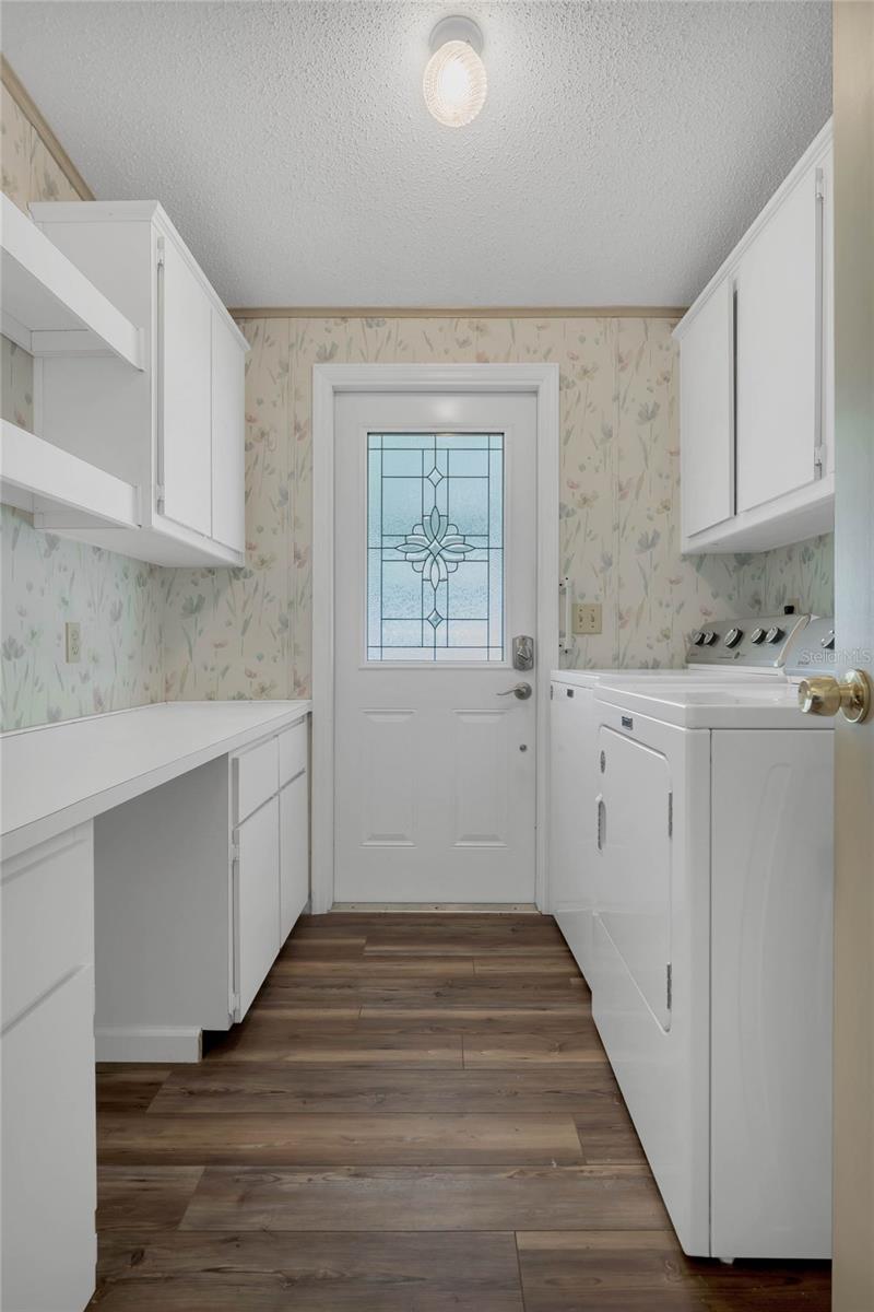Hall bath with tub