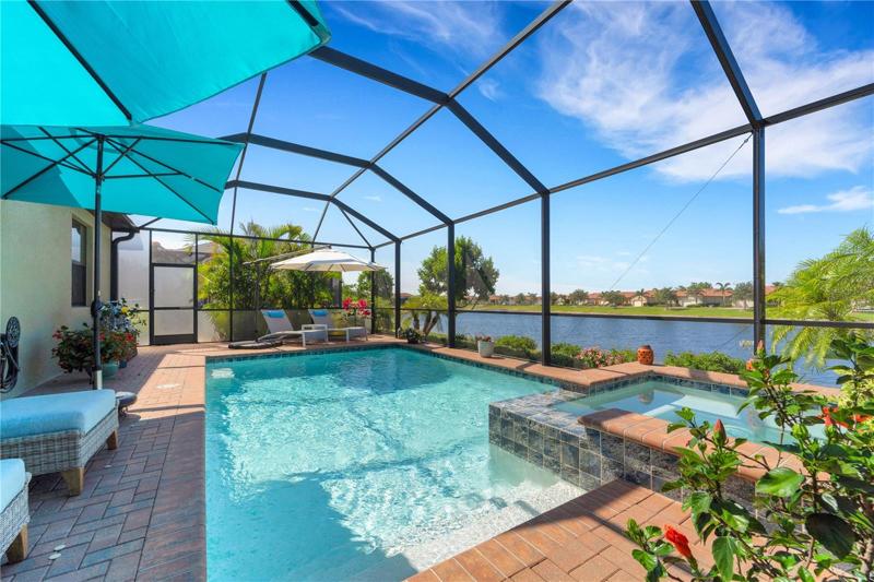 Heated chlorine pool and spa