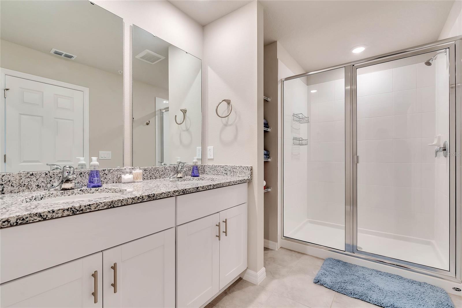The en-suite bathroom