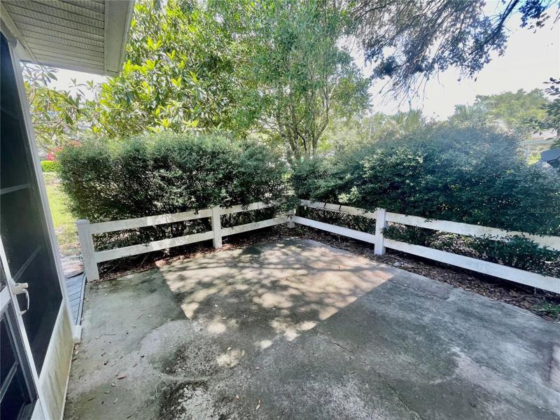 Outdoor private patio