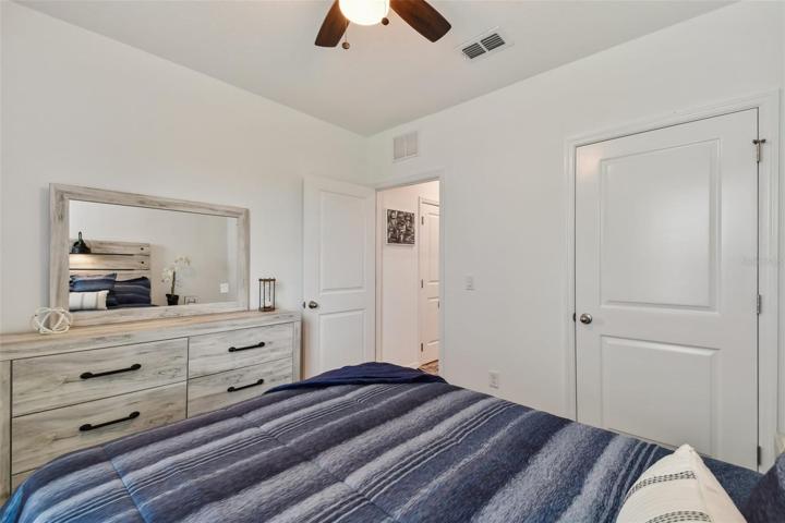 Bedroom alternate view