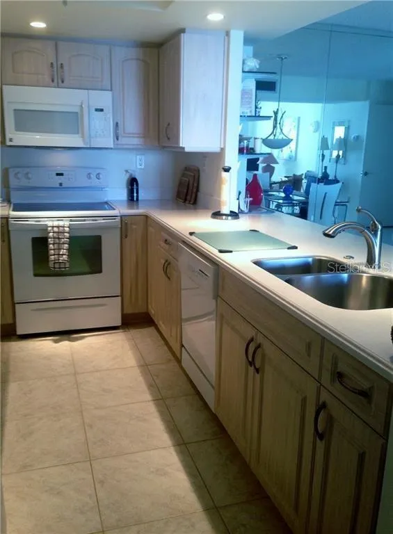 Clearwater, Florida 33767, 2 Bedrooms Bedrooms, 0 ,2 BathroomsBathrooms,Residential Lease,For Rent,GULFVIEW,0,U8203019