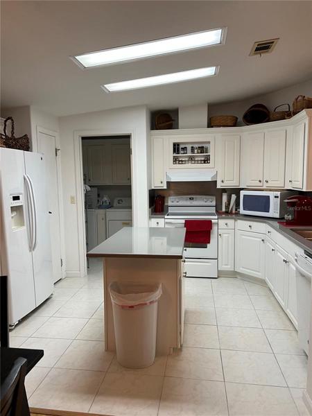 OPEN KITCHEN