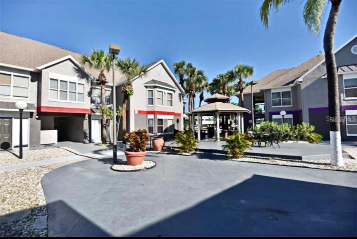Parkway Palms Resort