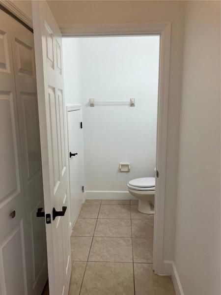 1st Floor guest bathroom
