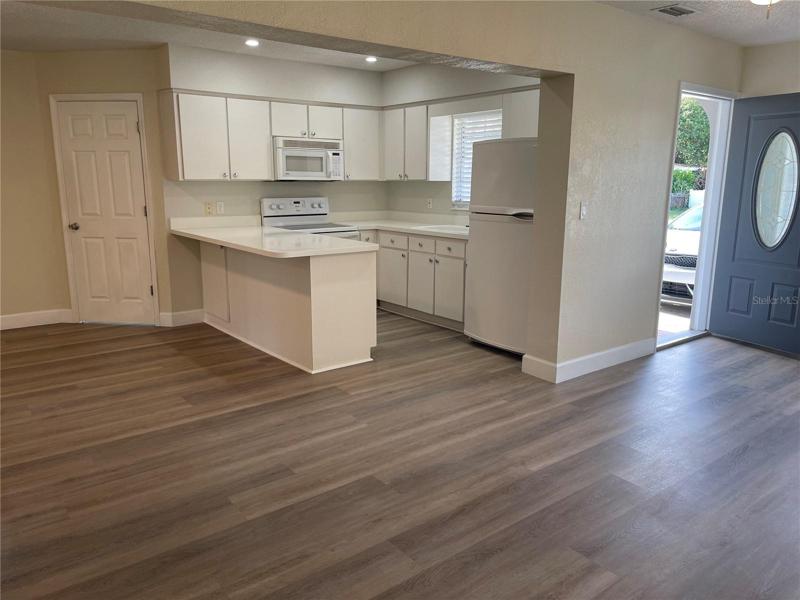 Kitchen, Family/dinning combo