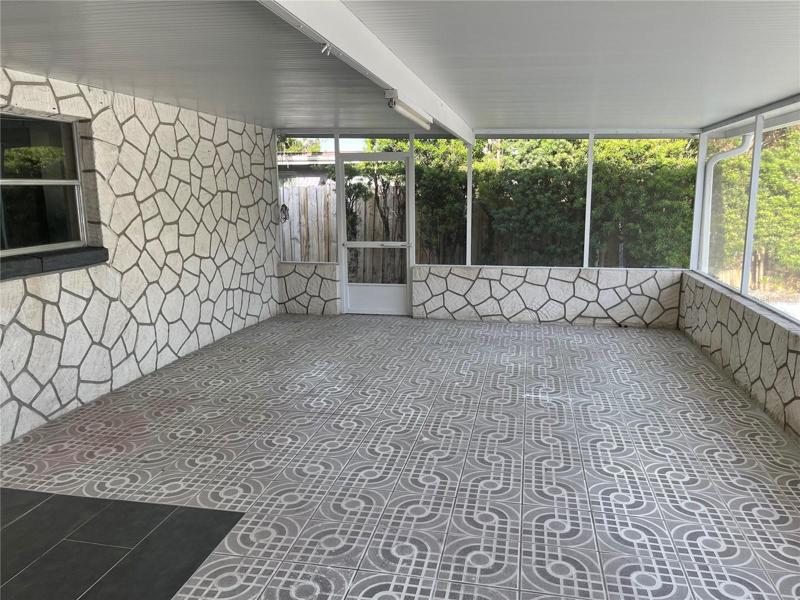 Screened in Porch