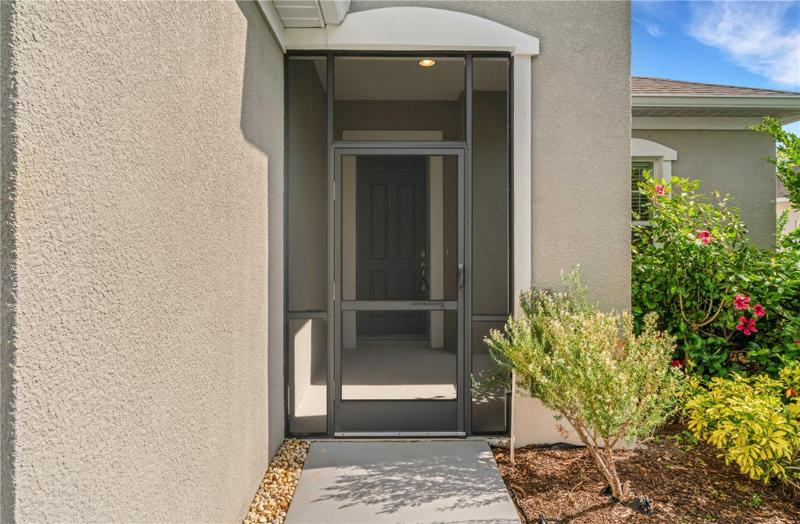 Covered entry way