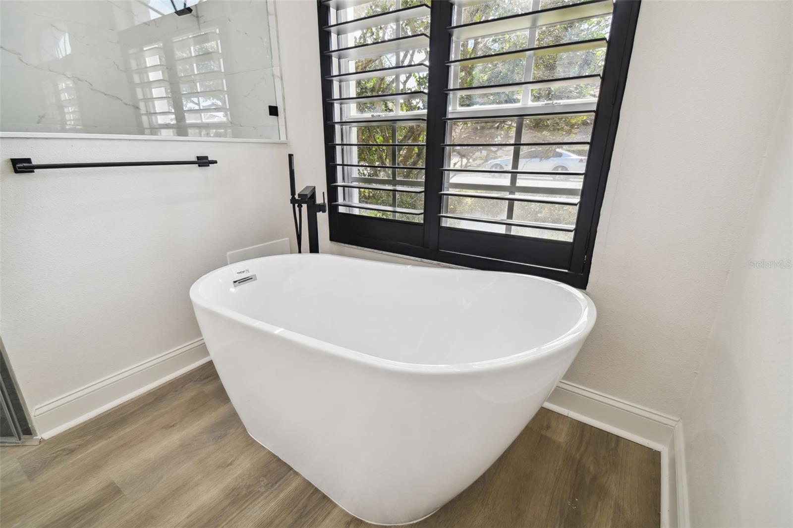 Primary bathroom tub