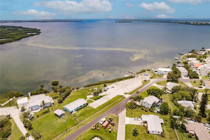 Private Boat Ramp and Community center!!!