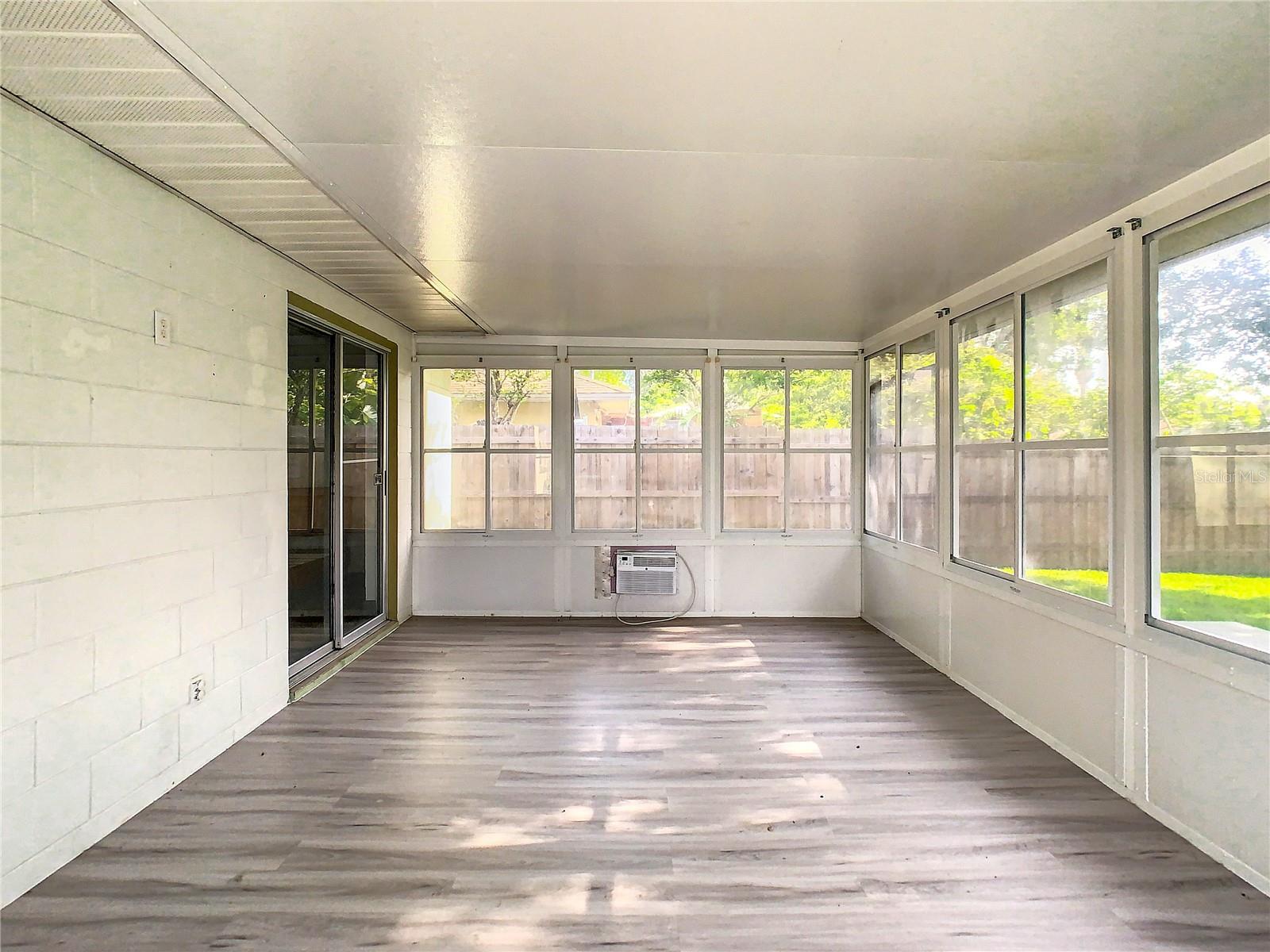 FLORIDA ROOM WITH A/C UNIT