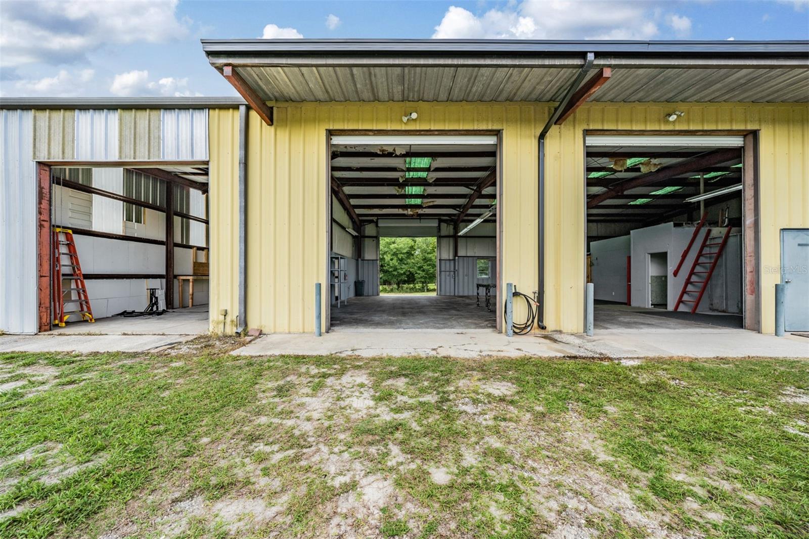 3 bay steel shop with full drive thru on 1 bay