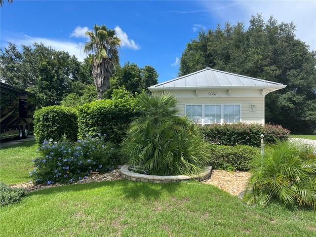 Mature landscaping