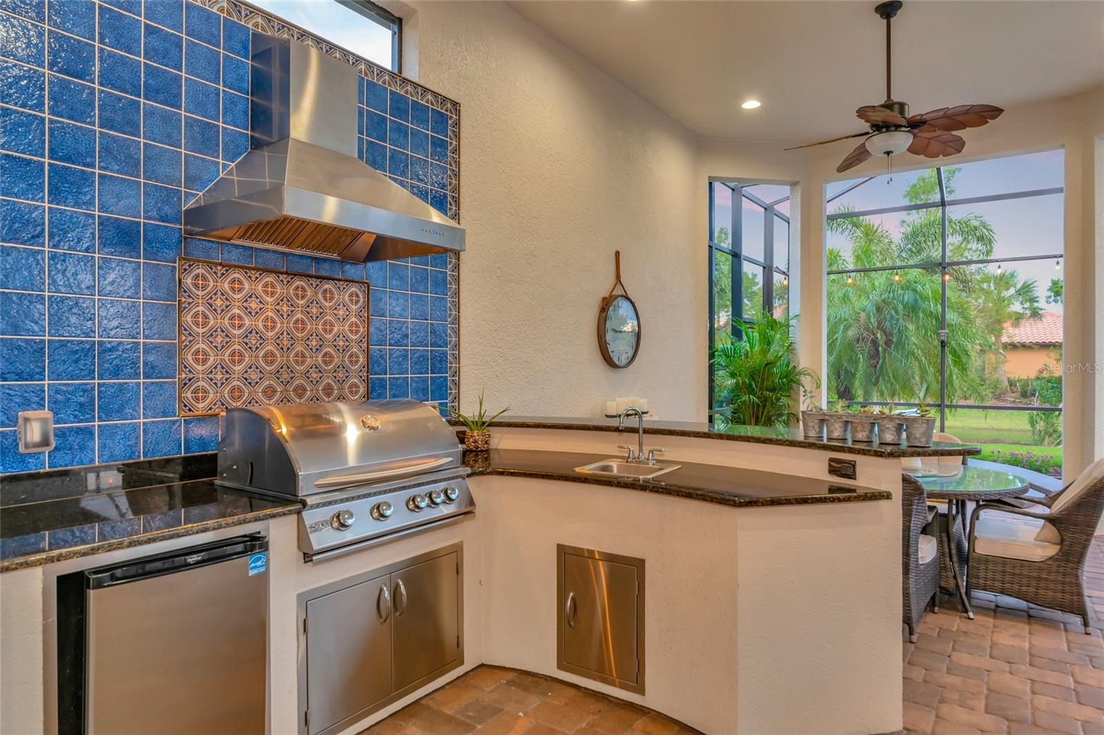 Outdoor Kitchen