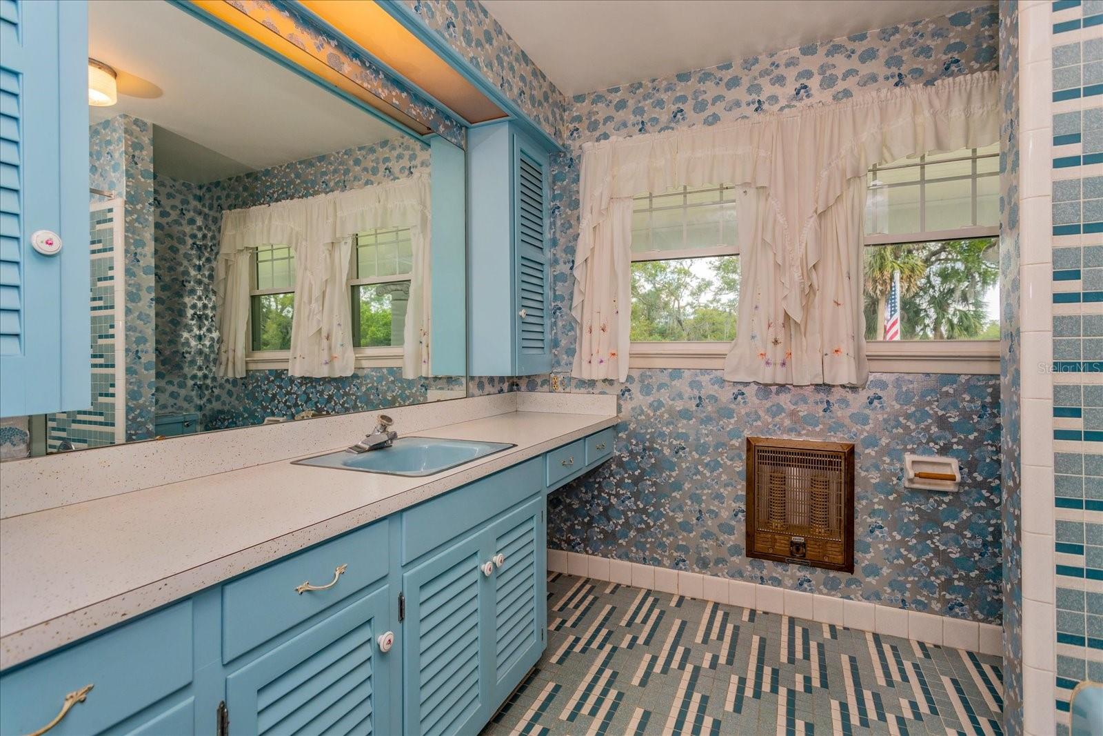 Upstairs Full Bath