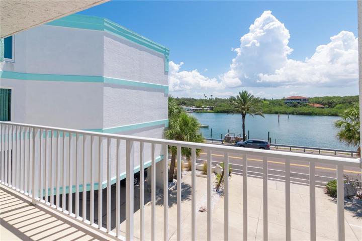 Intracoastal-side Balcony