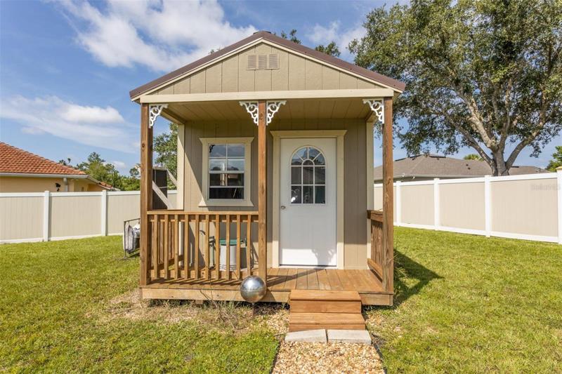 Large shed that stays (10' x 20').