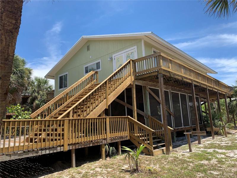Introducing 8968 Seagrape Lane.