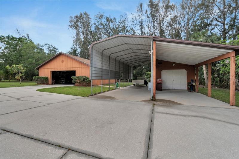 CARPORT/GARAGE
