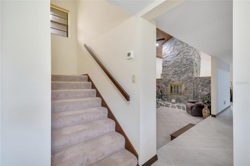 STAIRS TO 2ND LEVEL