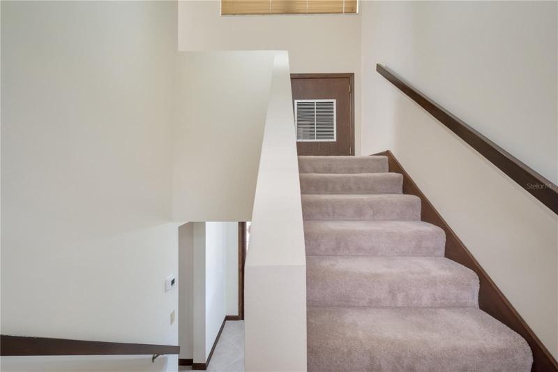 STAIRS TO 2ND LEVEL