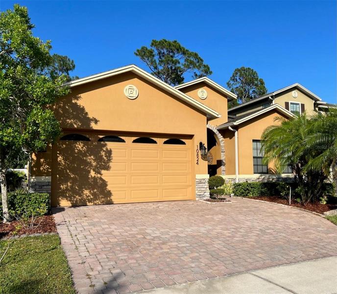 Front view of property