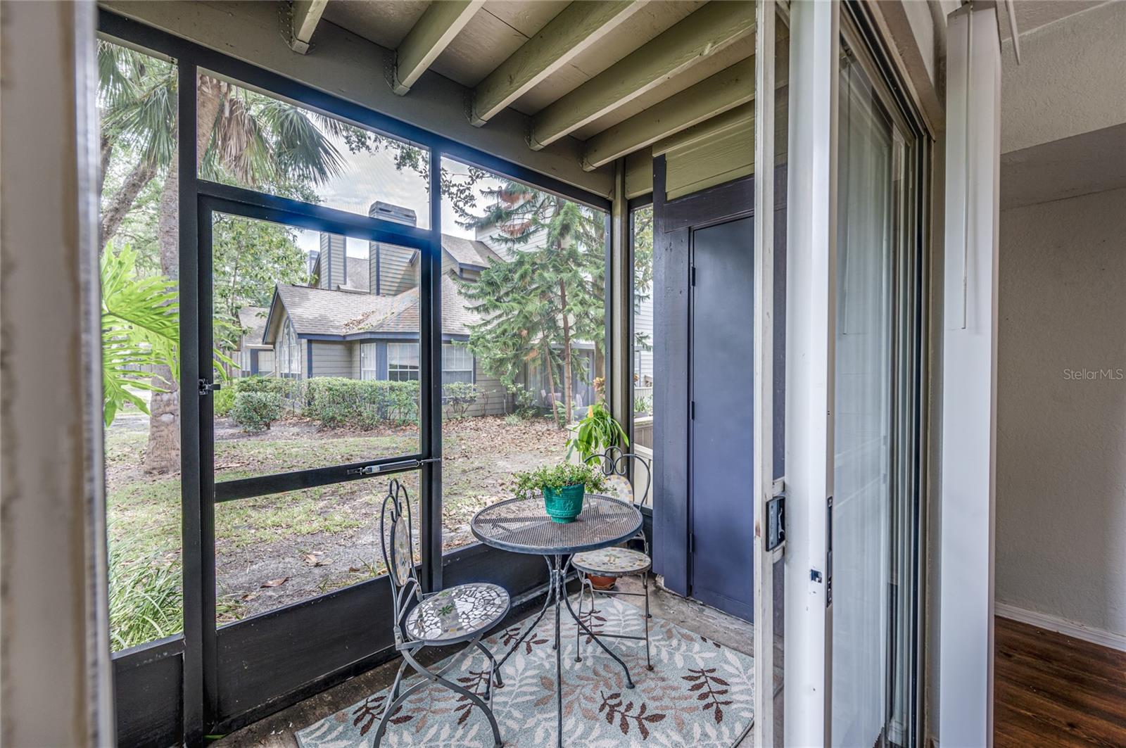 Screened in Porch to enjoy your morning coffee
