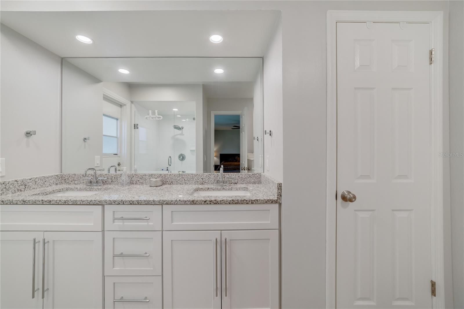 PRIMARY EN-SUITE BATH.
