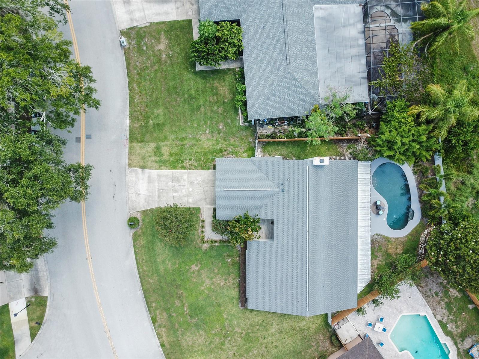 Living in the desirable Dr. Phillips area, you'll enjoy the convenience of nearby amenities, including premier shopping and dining destinations and entertainment options!
