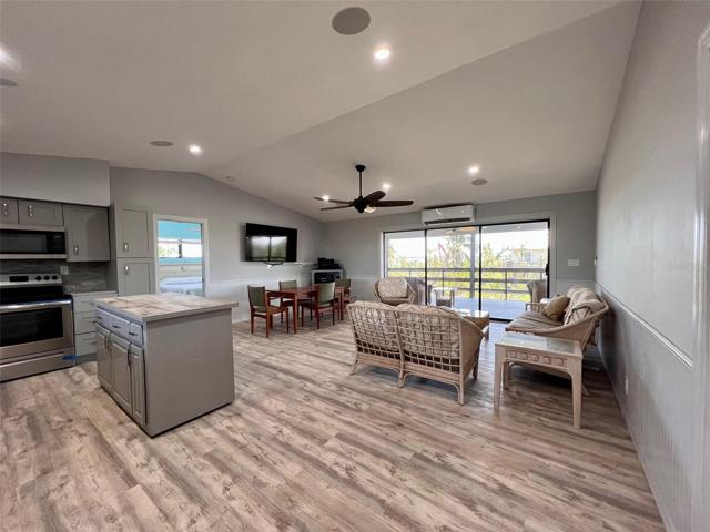 Living/dining room